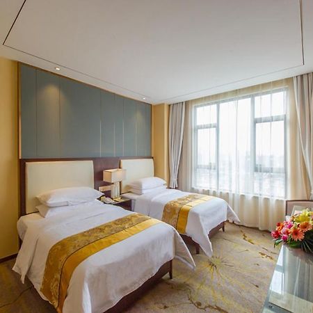 Vienna International Hotel Diecai Wanda High Speed ​​Rail Station Kuej-lin Exteriér fotografie